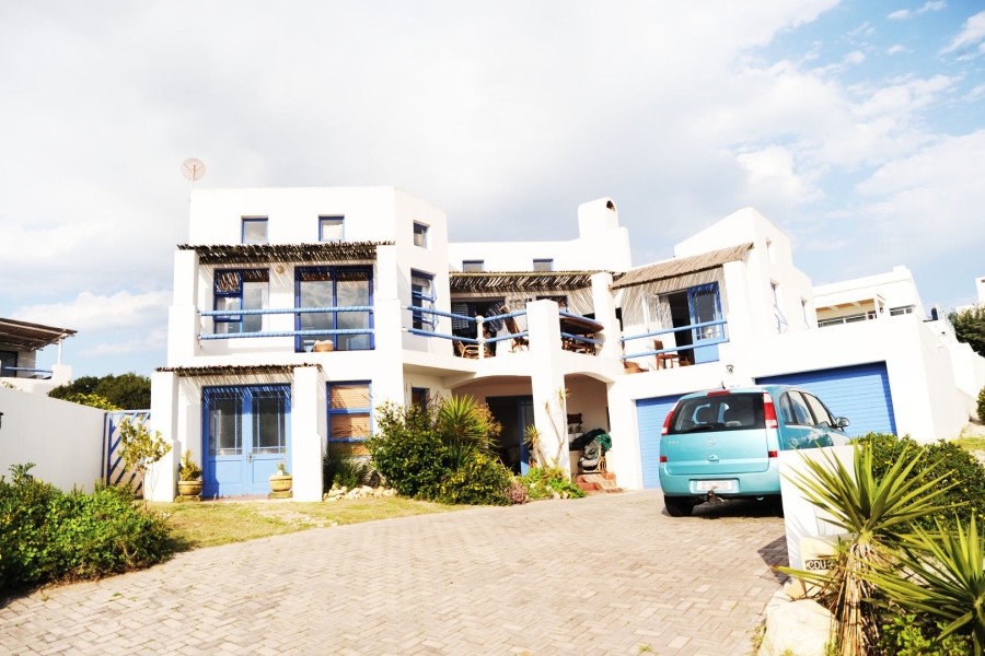 To Let 5 Bedroom Property for Rent in Paradise Beach Western Cape